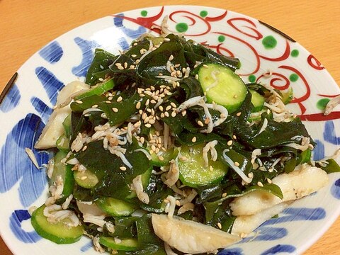 副菜の定番！わかめとしらす干しのさっぱり和え